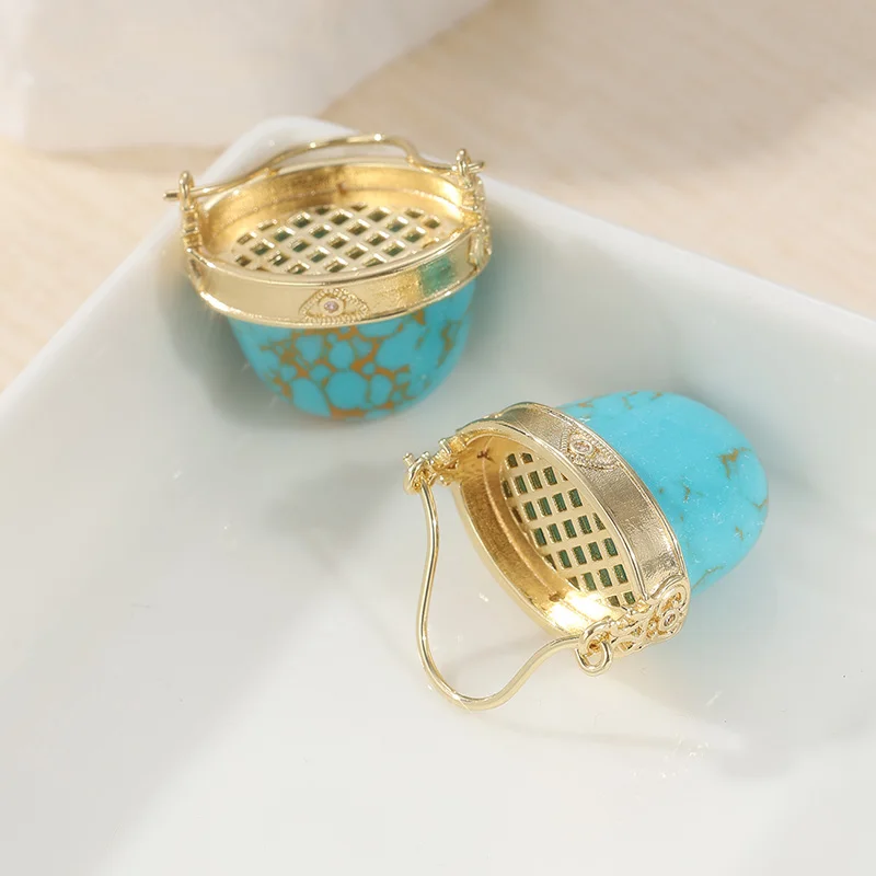 Vintage Geometrische Ohrringe mit Türkis-Imitat für Damen, Ethnische Goldfarben-Metall-Ohrringe mit Handgeschnitztem Muster, Hängende Ohrringe für Frauen – Detail 5