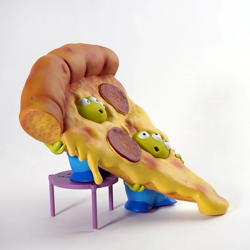 Disney Cartoon Toy Story Alien Hamburger Statue Three Eyes Alien Action Figure Fashion Brand Collection urodziny prezenty świąteczne