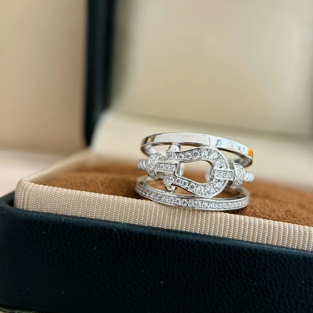 

92.5% Silver F Brand Horseshoe Sterling Silver Ring