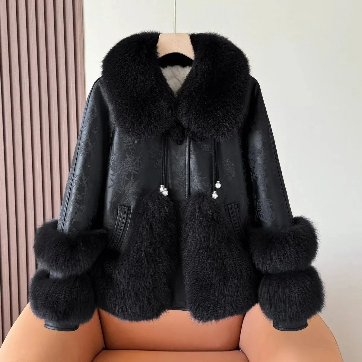 

New Womens Fur Coat High-grade Plus Fleece Thickening Foreign Air Age Slimming Fur One High Quality Leather Jacket