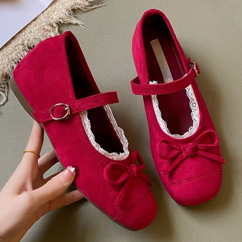 القوس النساء الباليه أحذية مسطحة أنيقة الضحلة أحذية خفيفة بدون كعب 2025 الاتجاه الصيف موضة جديدة مشبك الصنادل فستان Sandalias De Mujer