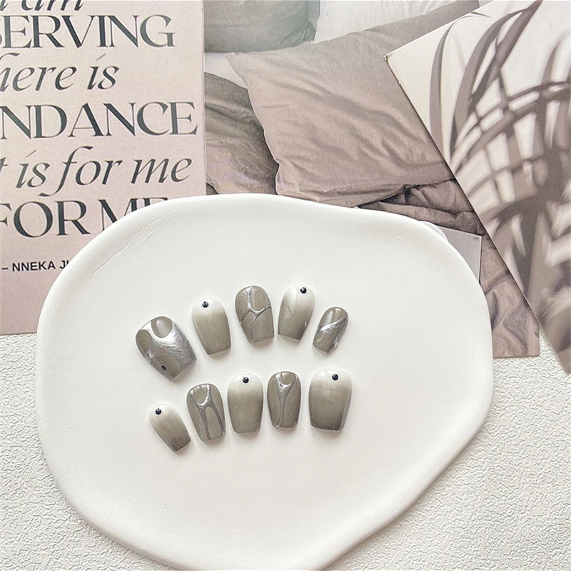 Imprensa artesanal cinza gradiente em unhas dinâmica minimalista curto unhas falsas design reutilizável neutro wearable unhas encantos manicure