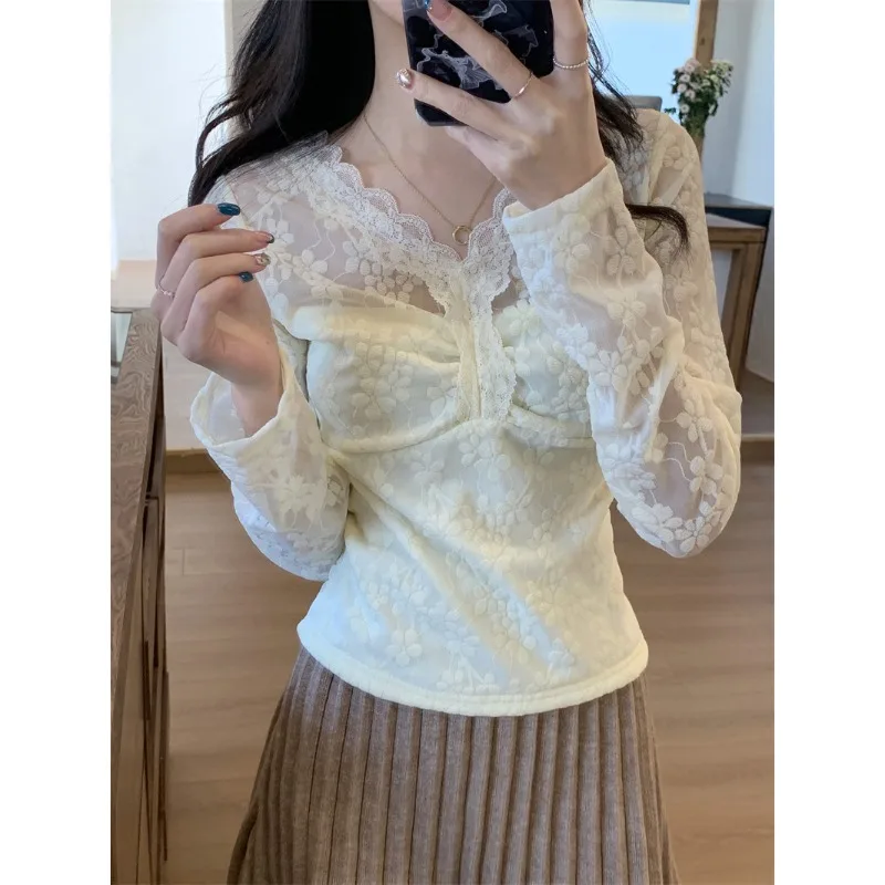 

Fall 2025 New Inner Lace Print V-neck Base Shirt Women's Slim Wear on The Outside with An Inner Top and A Long-sleeved T-shirt