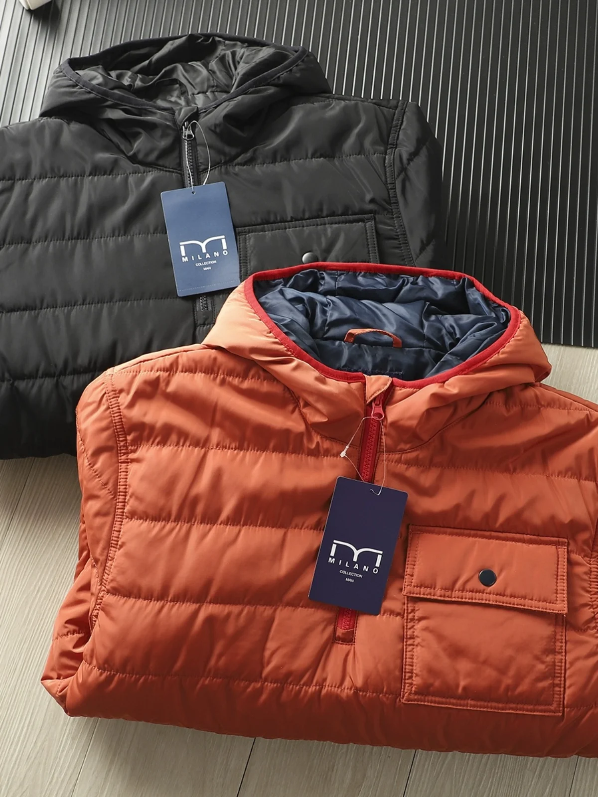 Cappotto in cotone di lunghezza regolare con cappuccio da uomo di lusso Milano Jaet da sci all'aperto Calore Tendenza giovanile Stand Fit