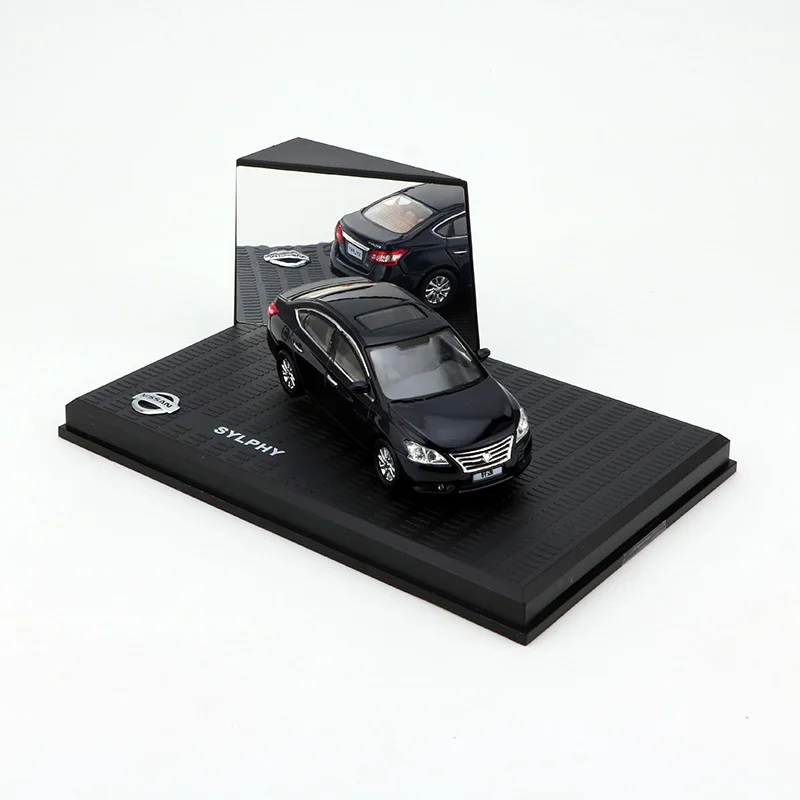 

1:43 Original Scale Model,Nissan Sylphy paint with defect,diecast model for collection and display