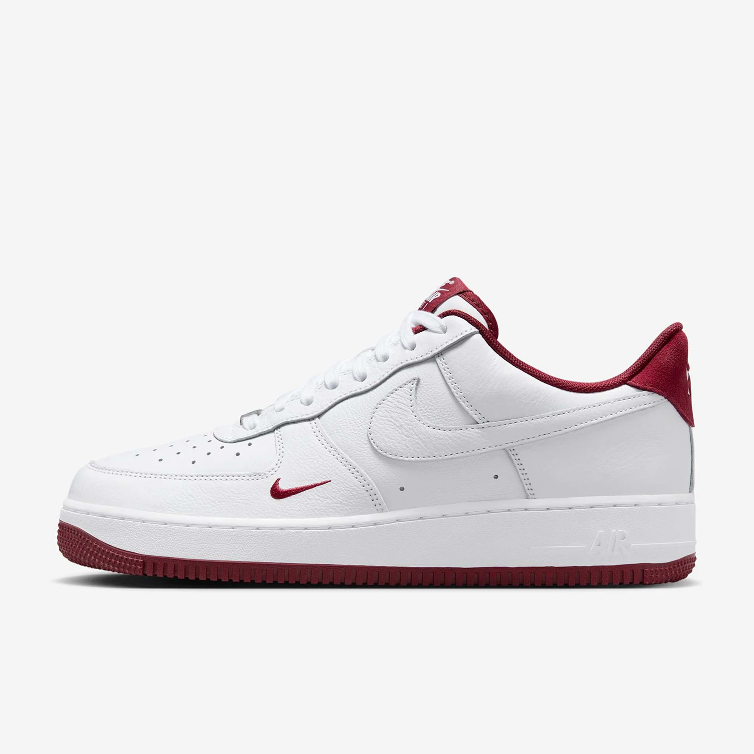 

Модные мужские кроссовки Nike Genuine Air Force 1 07 LV8 HM9483-100