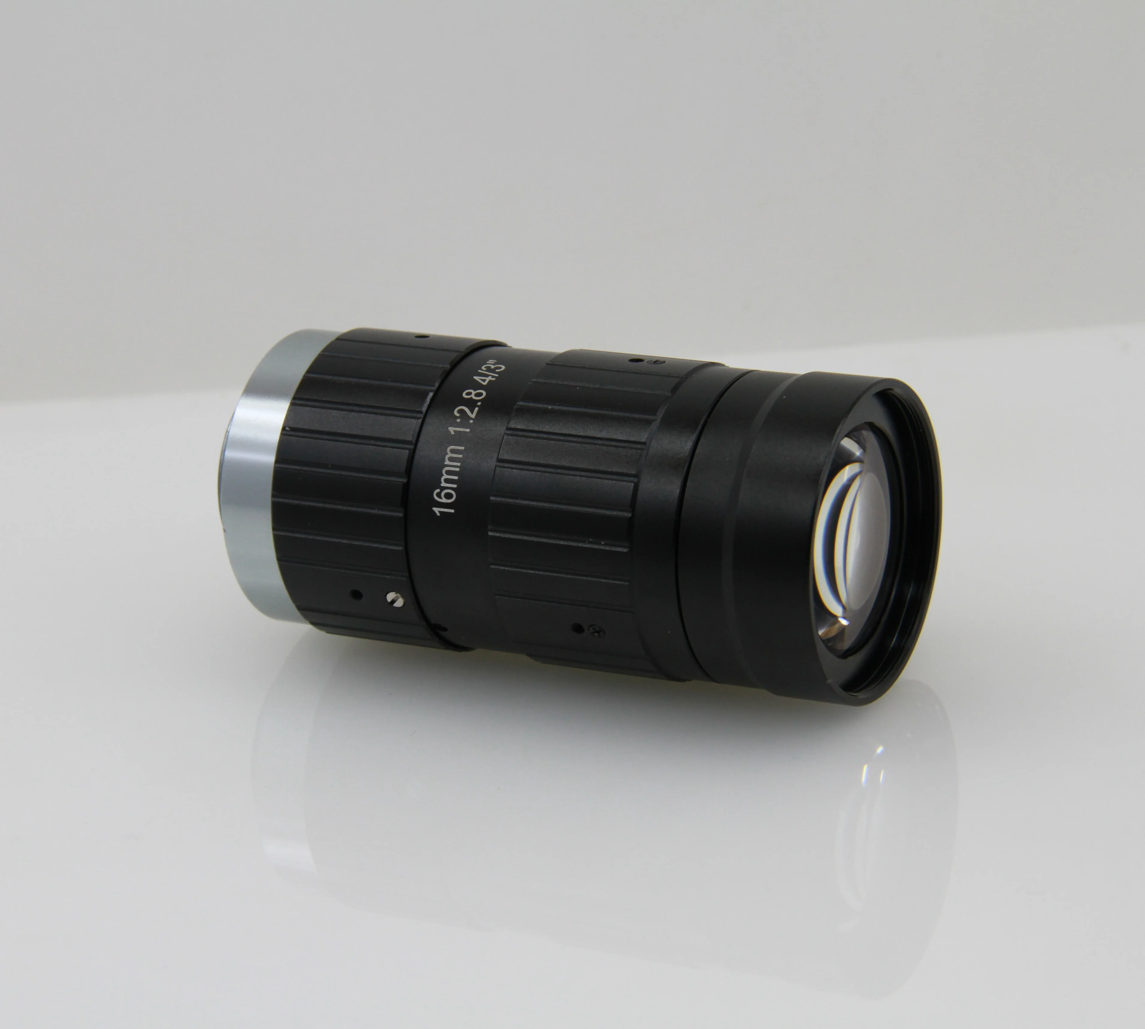 

SMTSEC SL-0177 TTL95.526mm MOD 0.1M Back Focal Length17.526mm F2.8 4K 4/3" 16mm Manual Iris Focus C Mount Machine Vision Lens
