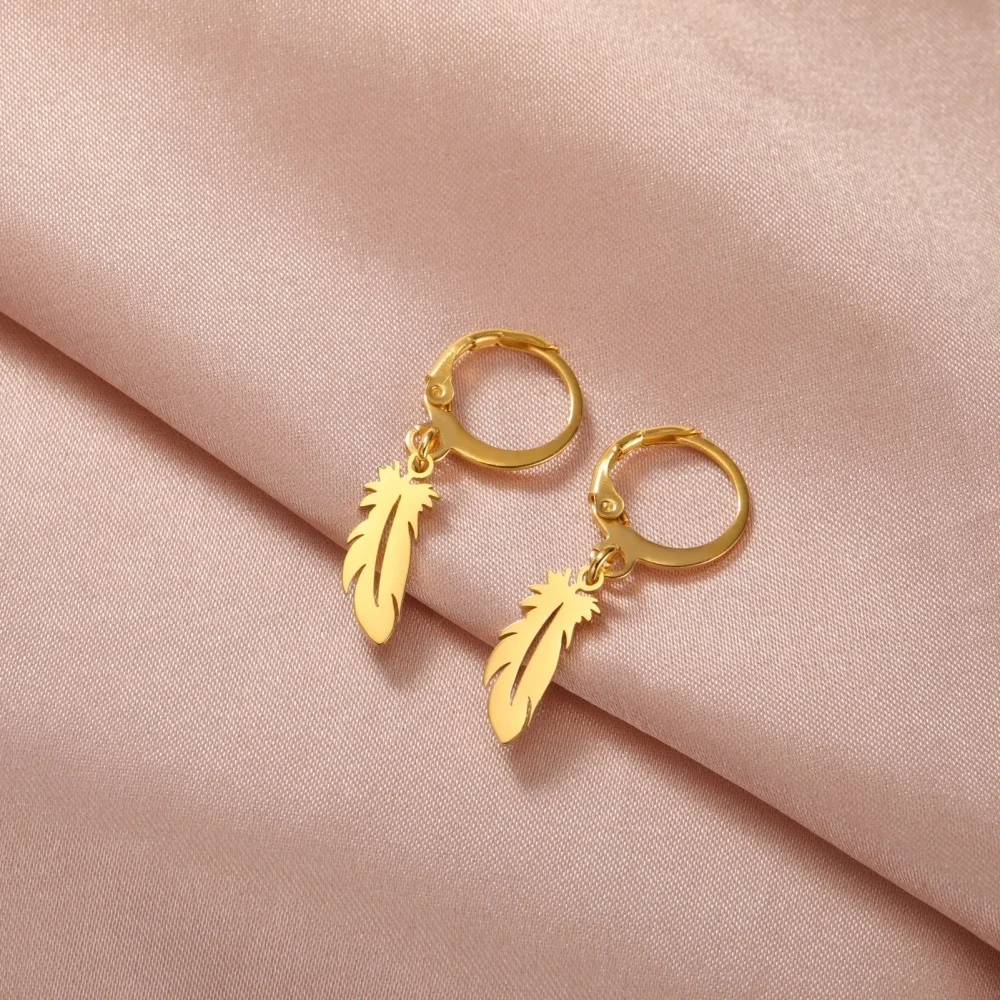 Eueavan Winzige Feder-Creolen, exquisiter goldfarbener Ohrring für Frauen und Mädchen, Punk, trendiger Edelstahl-Schmuck, Geburtstagsgeschenk – Detail 12