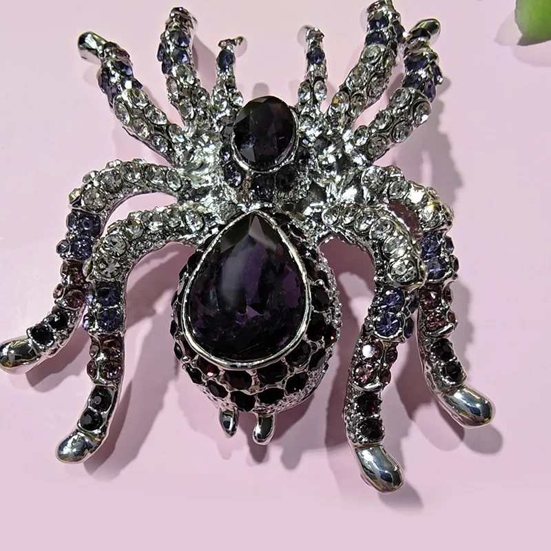 New Style Medieval Exquisite Corsage Retro Animal Spider Pins Brooch Color Rhinestone Alloy Lapel Pin Clothing Accessories Gift