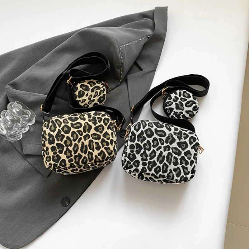 

Korean Style Fashionable Soft Sided Leopard Print Single Shoulder Crossbody Small Square Bag 2024 Casual Strolling Street Bag