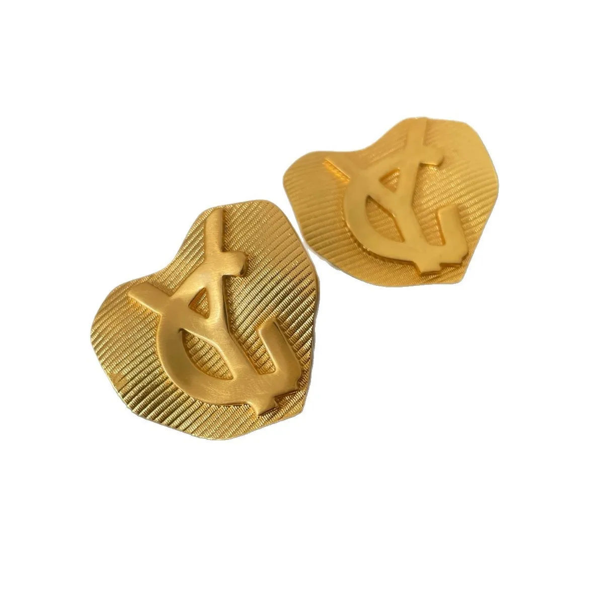 

Retro Letter Heart Stud Earrings Elegant Light Luxury Ear Pin Clip Fashion Exquisite Women Party Jewelry Gift