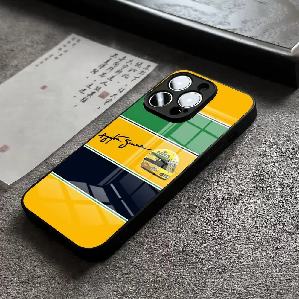 Thumbnail 2 - #13 Trending iPhone SE Cases Right Now