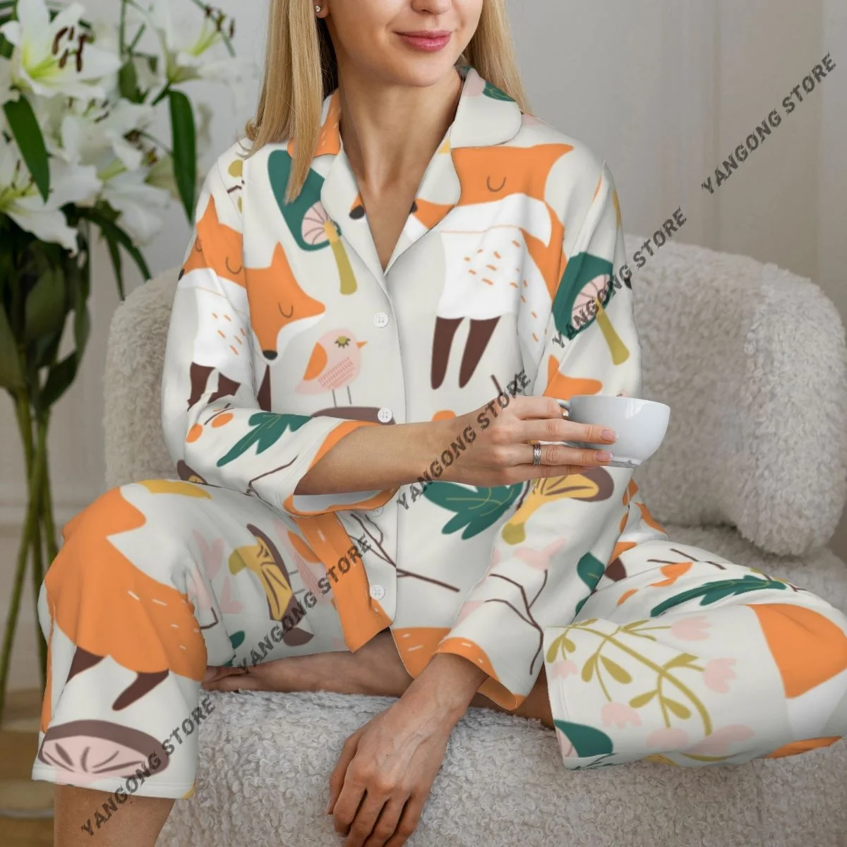 

Women Sleepwear Loungewear Cute Cartoon Foxes And Forest Plants Long Sleeve Lapel Neck Shirt and Elastic Waist Pants Pajamas Set