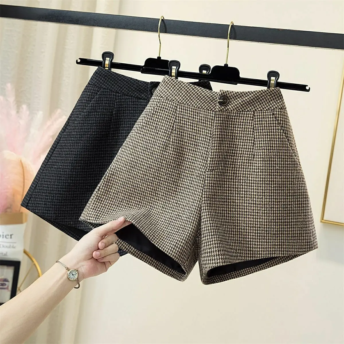 Fashion Vintage Wide Leg Shorts Autumn 2026 Low-rise Slim Versatile Spicy Girl Casual Trendy Street Ladies Shorts Trousers D693