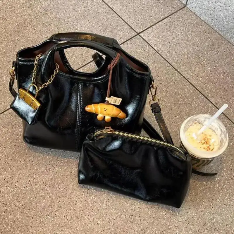 Bloom High Street Black Shoulder Bags Women 2025 New Pu Leather Handle Y2k Messenger Bag Female Retro Large Capacity Handbag
