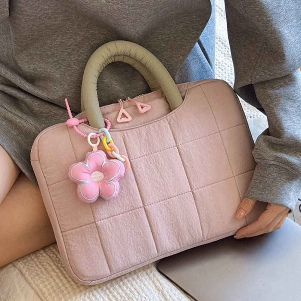 かわいい14インチノートパソコンスリーブ、ペンダント付きポータブルタブレットキャリングケース、ふわふわコンピューターハンドバッグ、通勤用