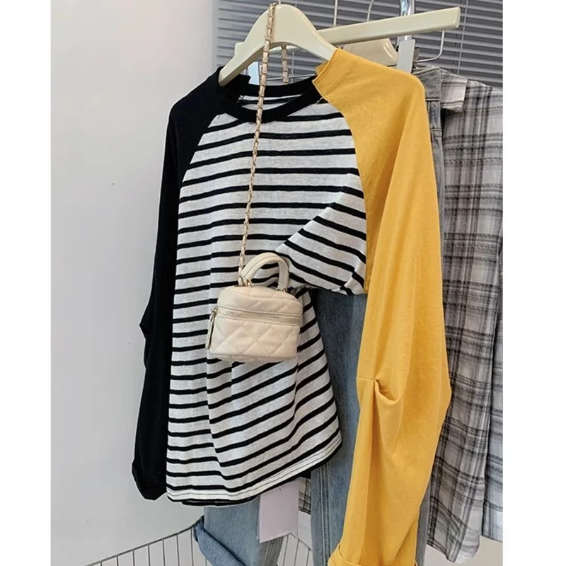 

Ретро-футболка с длинными рукавами в американском стиле с цветовыми блоками, женская, свободного кроя, повседневный дизайн, осень 2024, новый стиль, внутренняя одежда, топ из хлопка и полиэстера...