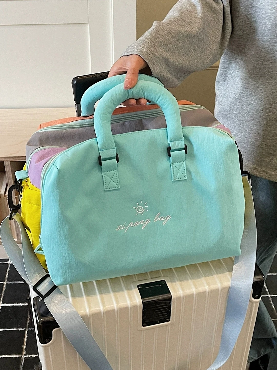 large-capacity-portable-fitness-bag-yoga-travel-handbag-crossbody-women's-sports-bag-oxford-cloth-shoulder-bag-no-brand