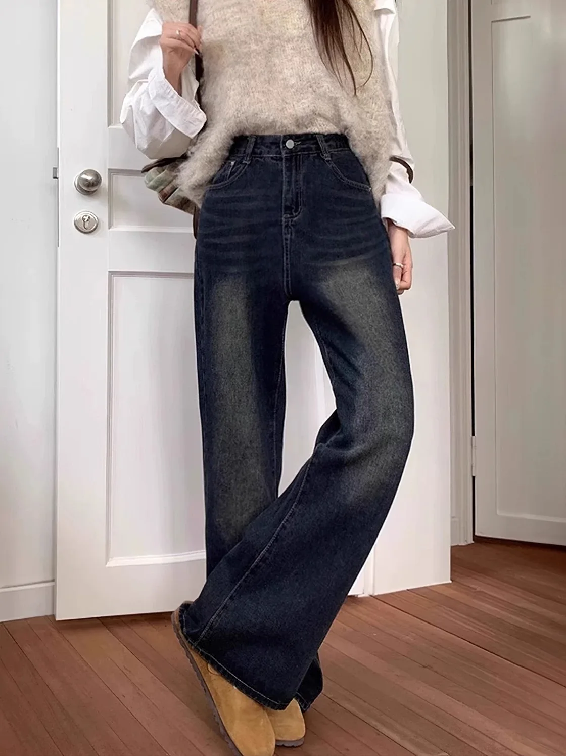 Y2K Womens American Retro Wide Leg Jeans Micro Flared High Waist Drooping Feeling Non Stick Leg Floor Pants Autumn New Style view 4