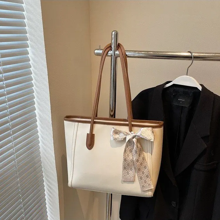 

Minimalist Luxury Casual Diaper Bags For Ladies Trendy Elegant Shoulder Bag Large Capacity Tote Bag Simple Fashionable Leather