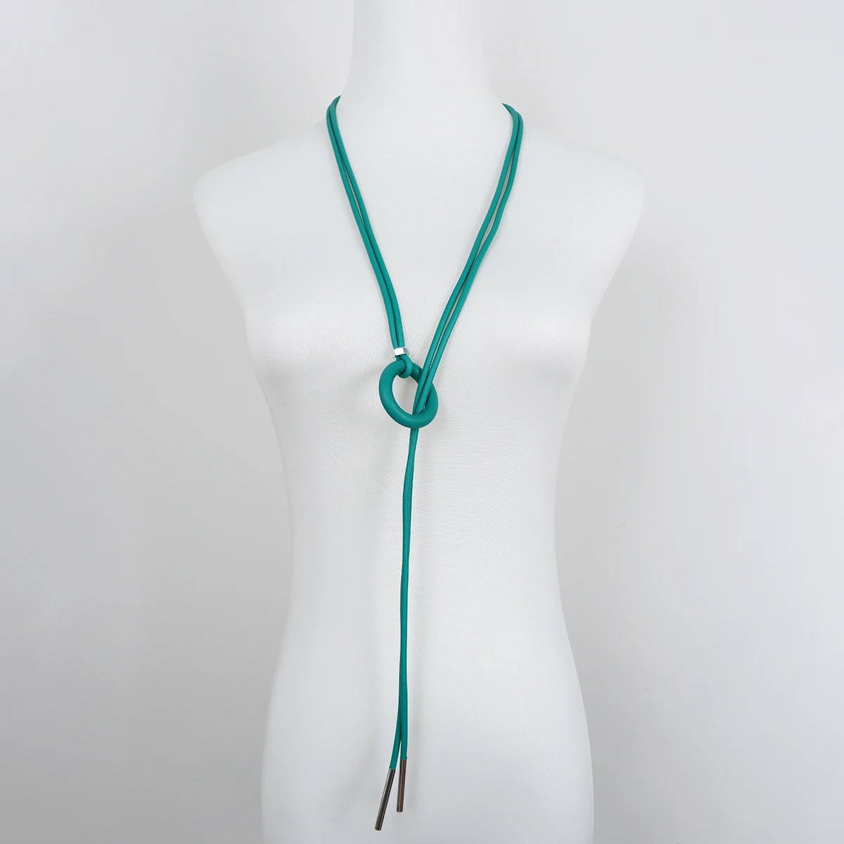 UKEBAY Minimalistische Statement-Halskette mit Kreisanhänger, Gummi-Halskette, lange Kette, leicht, modischer Schmuck, Geschenk, Halskette für den täglichen Gebrauch – Detail 13