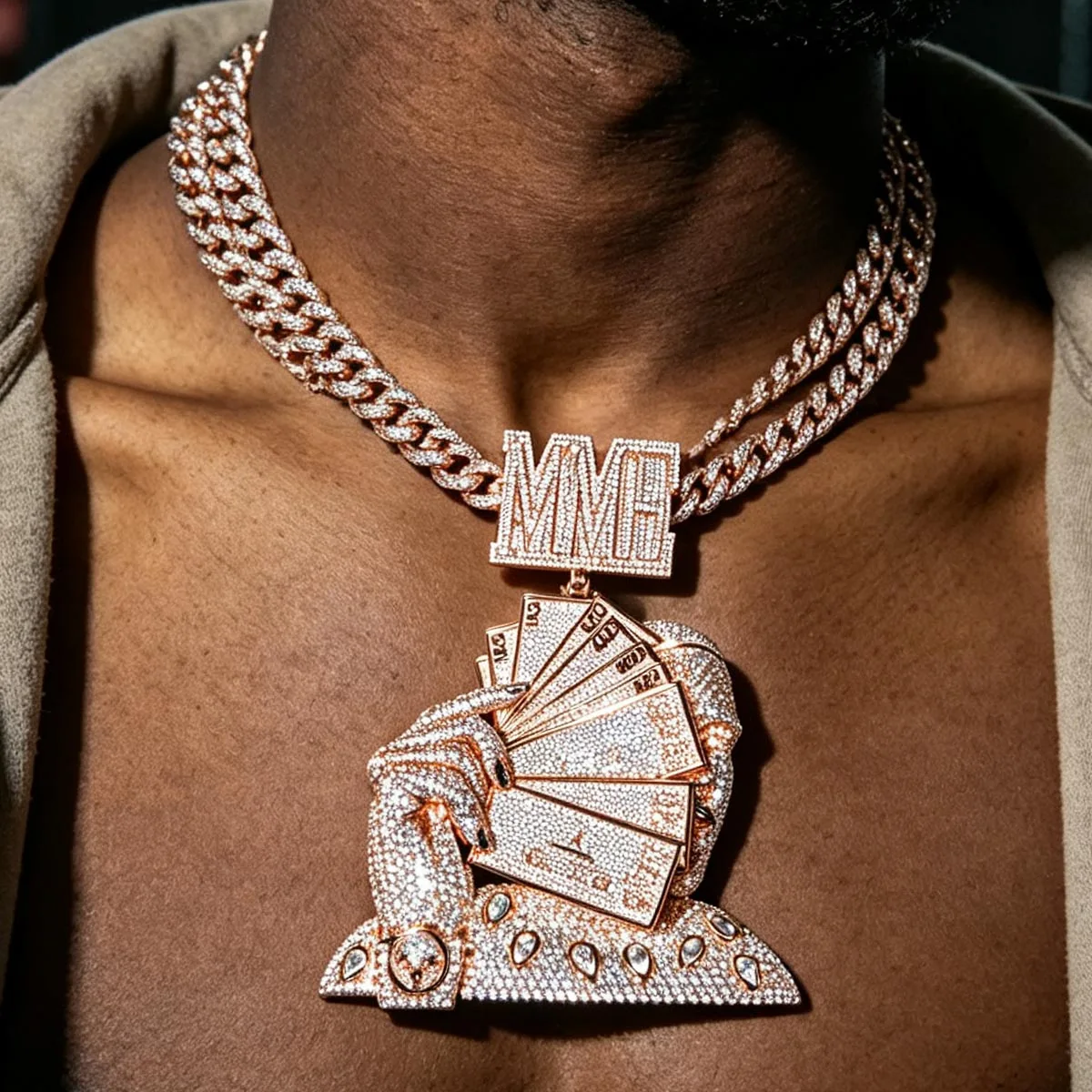 Iced Out Custom Hip Hop Pendant Hand Holding Dollar Cards Design Charm Cuban Chain Necklace For Men Rapper Party Jewelry Gift