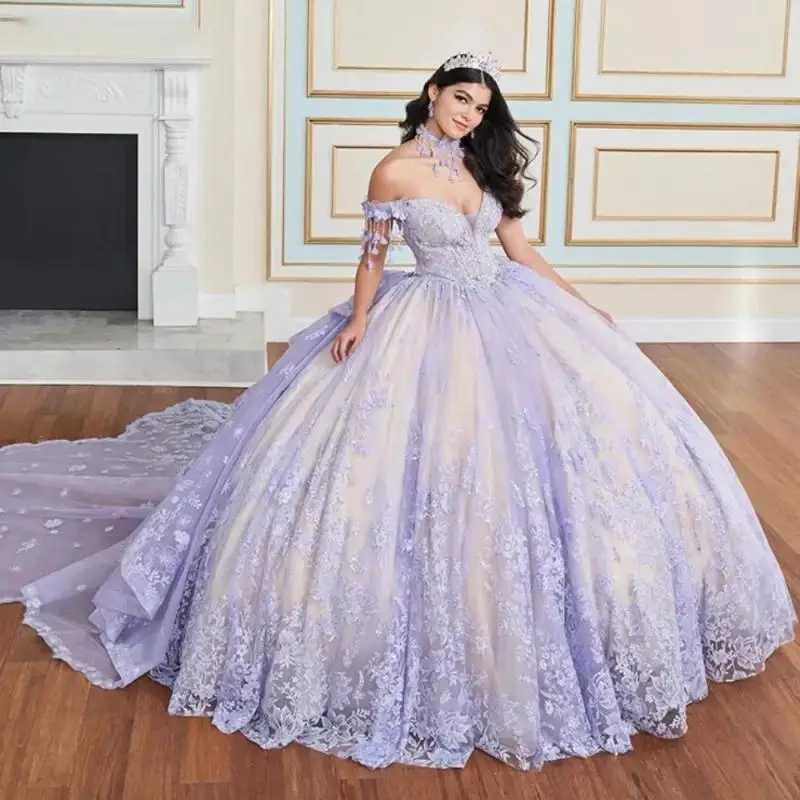 

Glitter Silver Quinceanera Dress Ball Gown Shiny Lace Applique Beaded Tiered Train Sweet 16 Vestidos De 15 Años