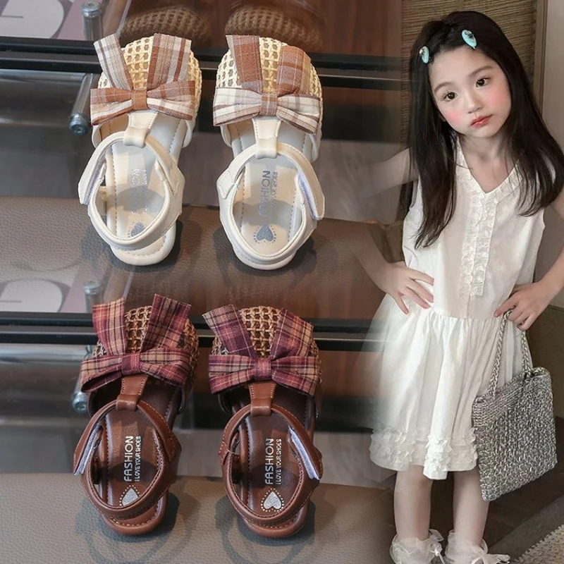 

Kids Closed-toe Sandals Summer Plaid Bow Girls T-strap Flat Sandals Princess Hollow-out Woven Children Beach Sandals Anti-kick