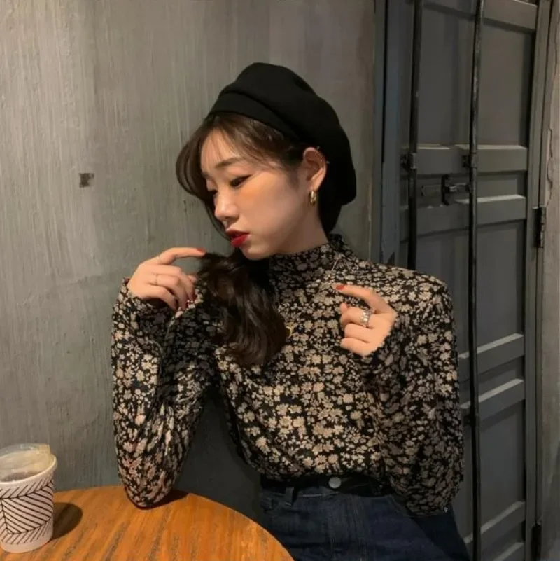 توب نسائي برسومات ياقة مدورة ، ملابس علوية ، تيشيرت نحيف ، تخفيضات مطبوعة ، جميل ، بيع بالجملة ، اتجاه رائع ، تي شيرت Kpop ،