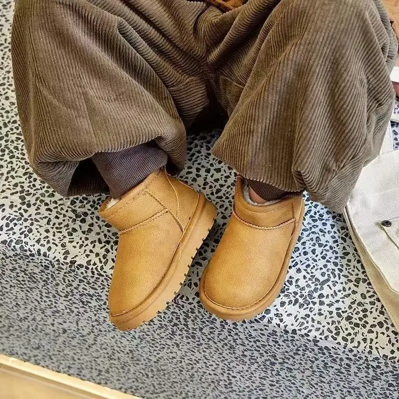 

Детские нескользящие зимние ботинки, новинка 2026, зимние новые короткие ботинки на толстой плюшевой подкладке для мальчиков и девочек, теплая зимняя обувь