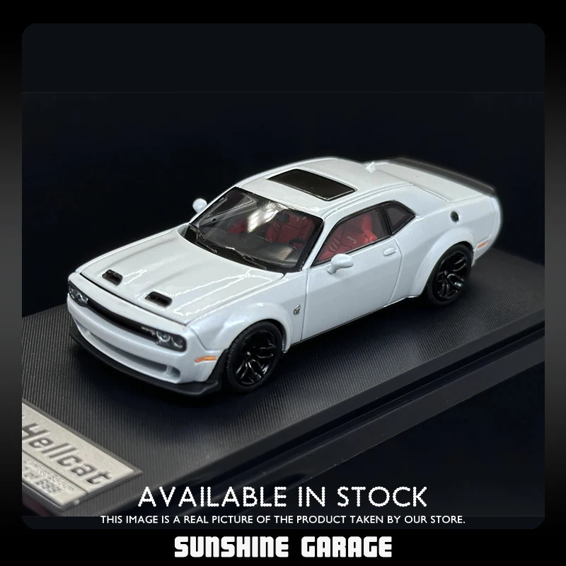 

SH в наличии 1:64 SRT Hellcat открытый капюшон литая под давлением диорама модель автомобиля игрушки Stance Hunters