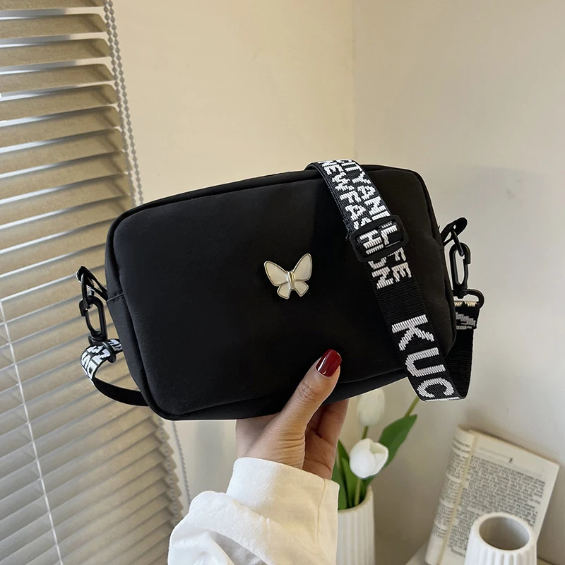 Nowe mody kobiet torby typu Crossbody kosmetyczka kobiety Trend Lingge haft torba na ramię z aparatem 2023 Design mała torba — zdjęcie 5