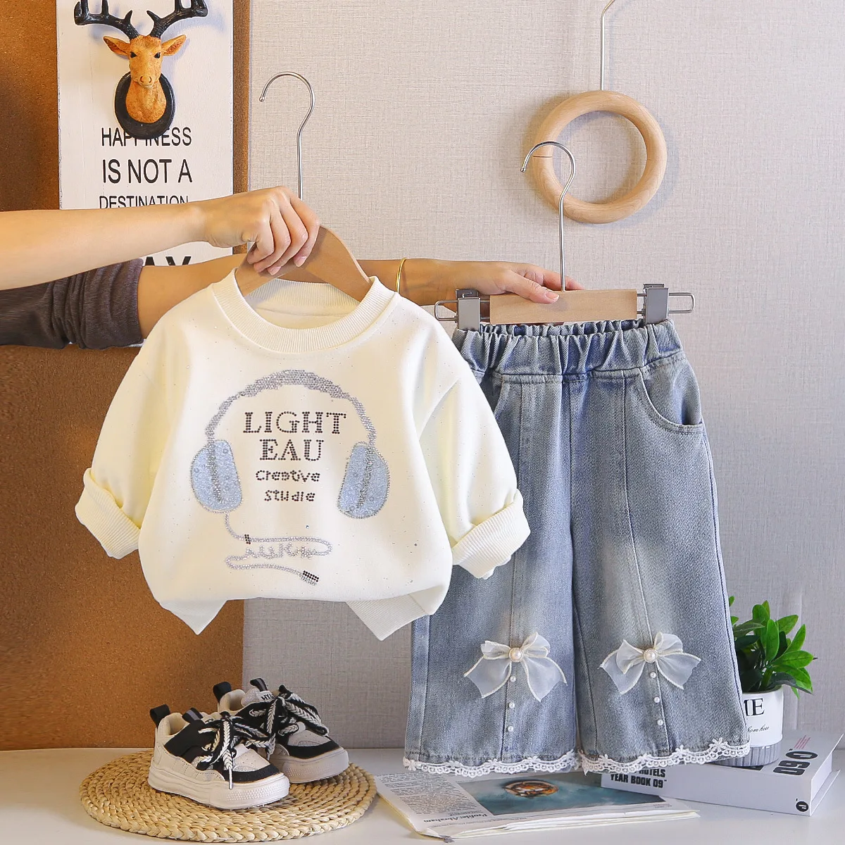 Little Girl 2 Piece Outfit Rhinestone Headphone Print Long Sleeve Sweatshirt Wide Leg Denim Pants Kids Spring Casual Clothes Set