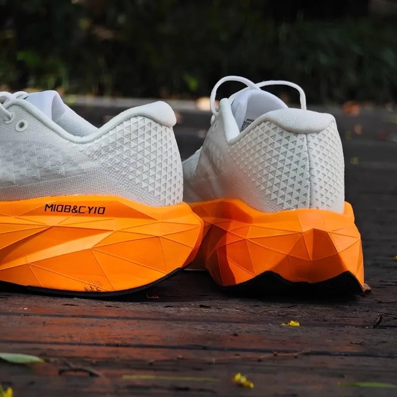 New 2025 Summer Bestseller: Lightweight Breathable Professional Marathon Comfort Running Shoes Ultra-Lightweight Running Shoes