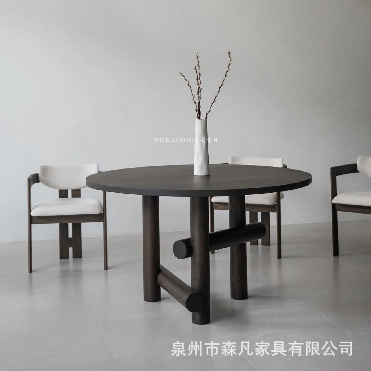 

Круглый обеденный стол из массива дерева. Современный простой стол из ясеня, большой круглый стол.