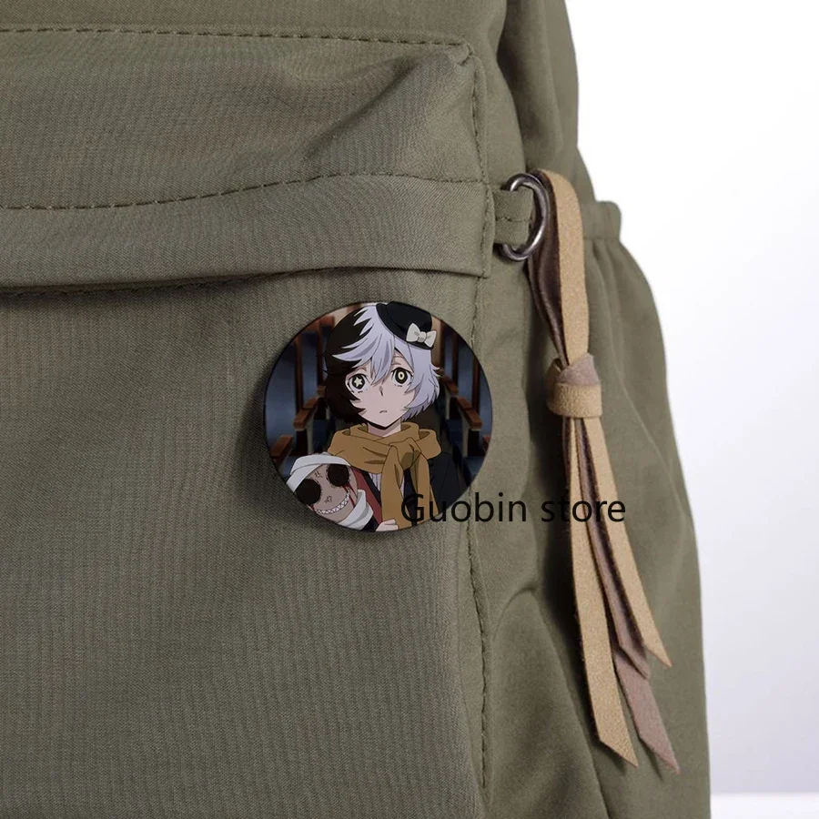 Handmade Anime Lapel Pins, broches Bungo Stray Dogs, Manga Figura Cosplay Badge, Mochila DIY, Acessório de Roupas, Botão Pin, 58mm