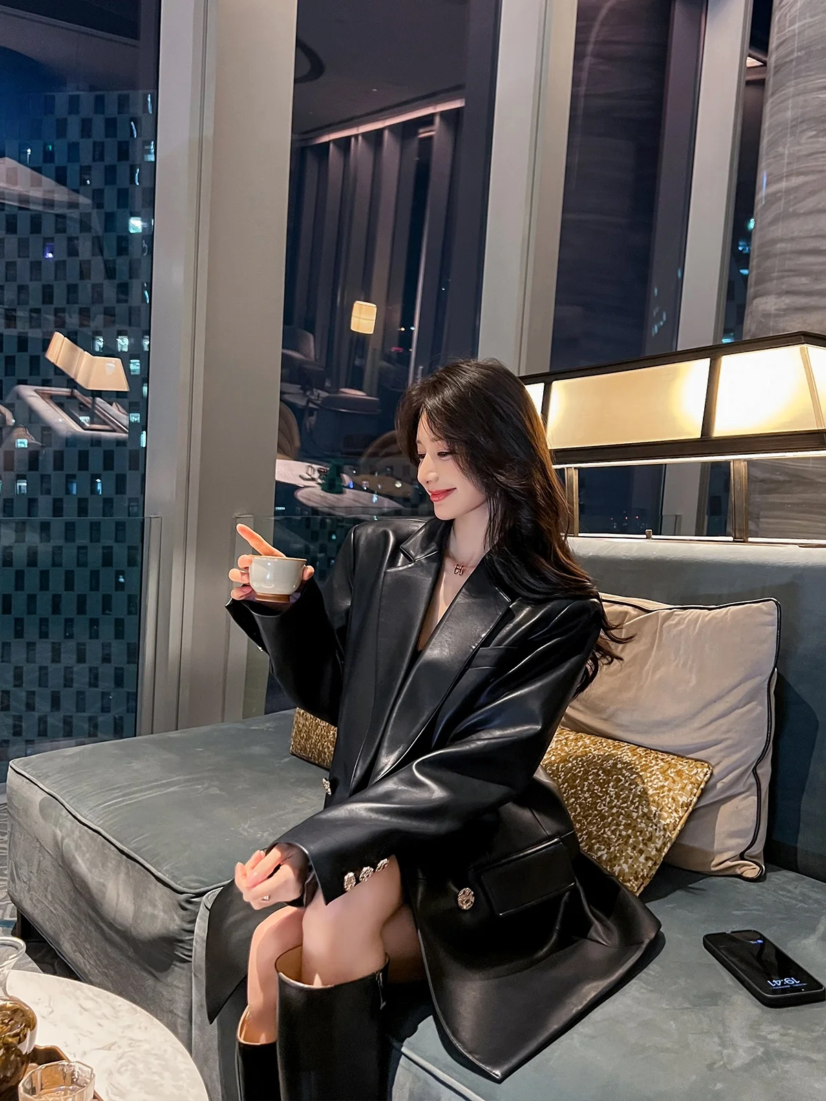 Bla PU Leather Jaet المرأة فضفاضة الكورية الرجعية تصميم الراقية المشاعر دراجة نارية الملابس ربيع الخريف جديد Sle