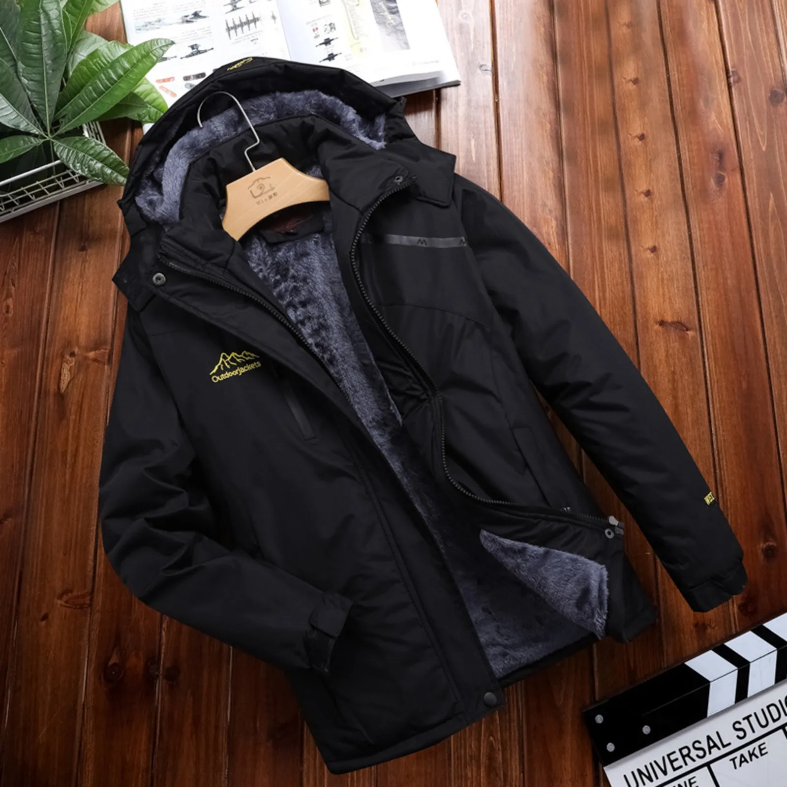 

Women Windbreaker Jacket Waterproof Casual Outdoor Hooded Coat Autumn Winter Tourism Mountain Raincoat Breathable Travel Jackets