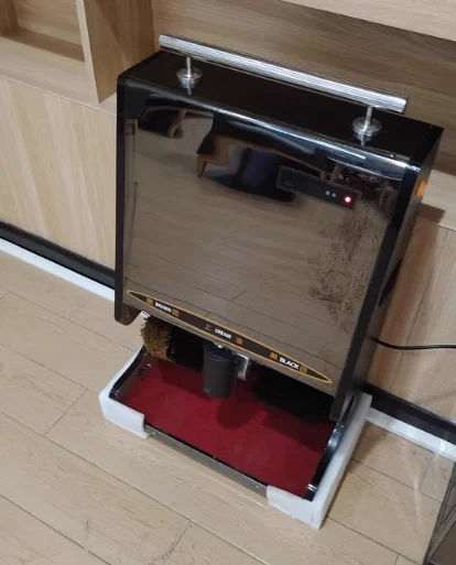 

Автоматическая машина для чистки обуви 220 В для вестибюля отеля с датчиком, инструмент для чистки обуви для домашнего и коммерческого использования AD