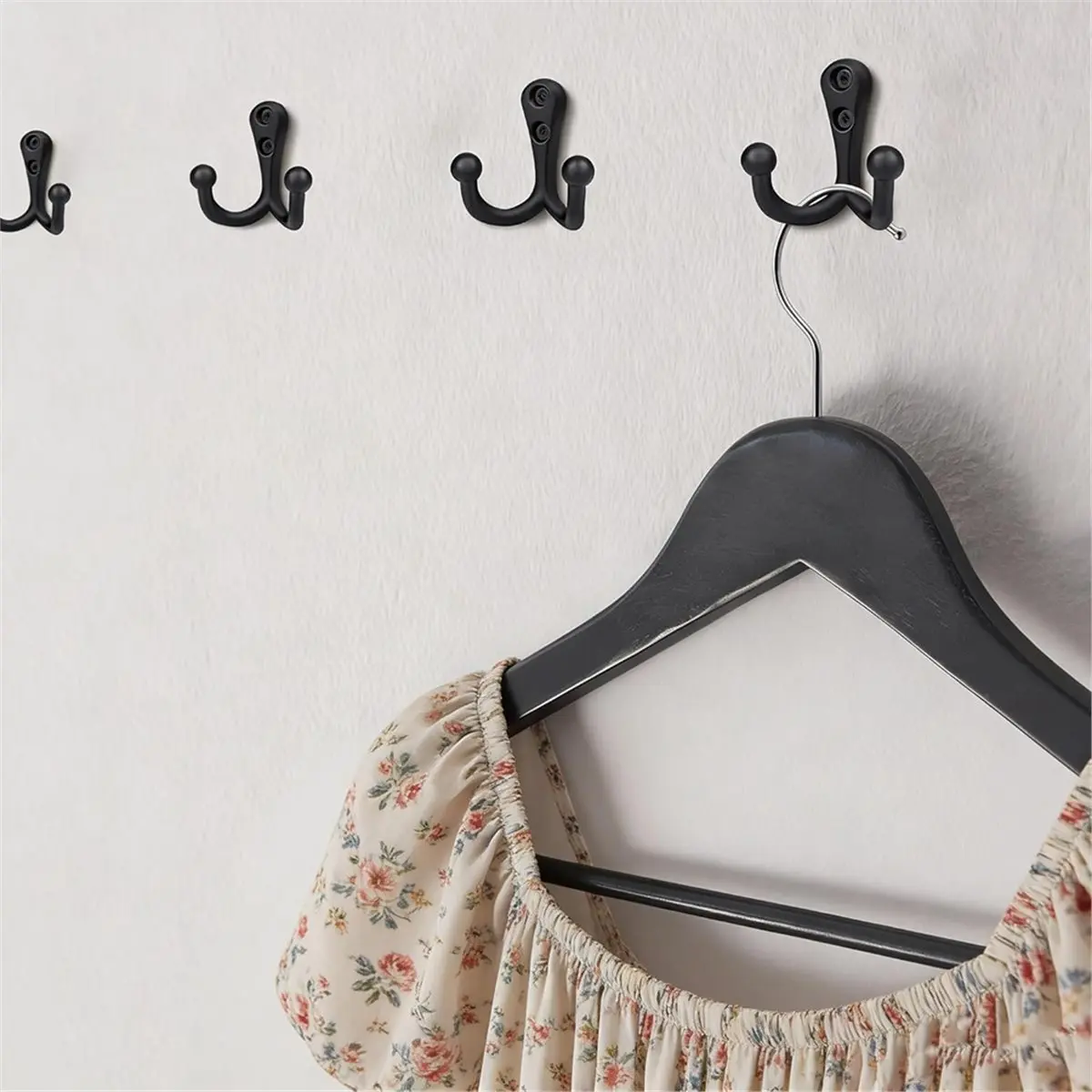 6 Pack Double Prong Coat Hooks, Heavy Duty Vintage Black Zinc Alloy Wall Hooks for Hanging Clothes, Towels, Robes, Keys