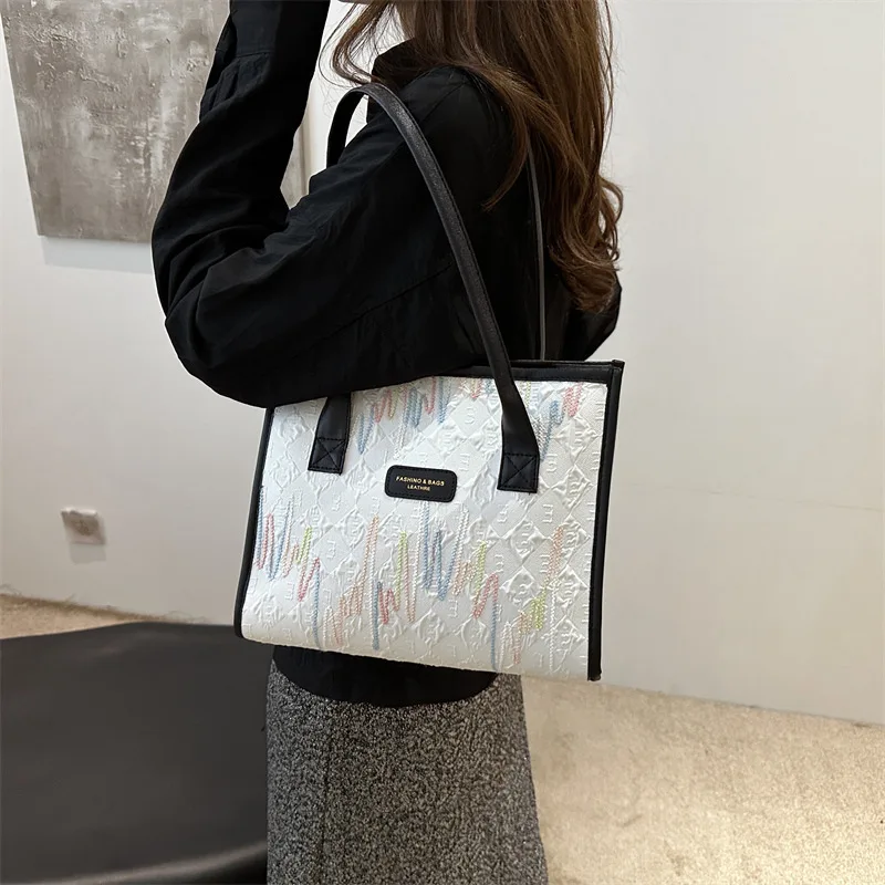 

2024 Wrinkle Texture, Simplicity, Large Capacity, Commuter, Casual Handbag, Single Shoulder, Underarm Women's Shoulder Bag