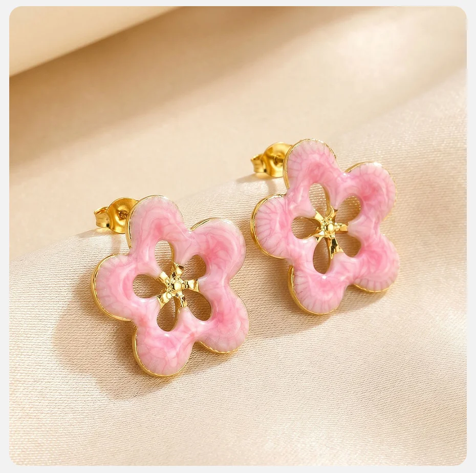 Vnox vergoldete Rosenblüten-Ohrringe für Damen, Edelstahl, niedliche rosa Emaille-Ohrstecker, französischer Stil, ästhetischer Schmuck – Detail 11