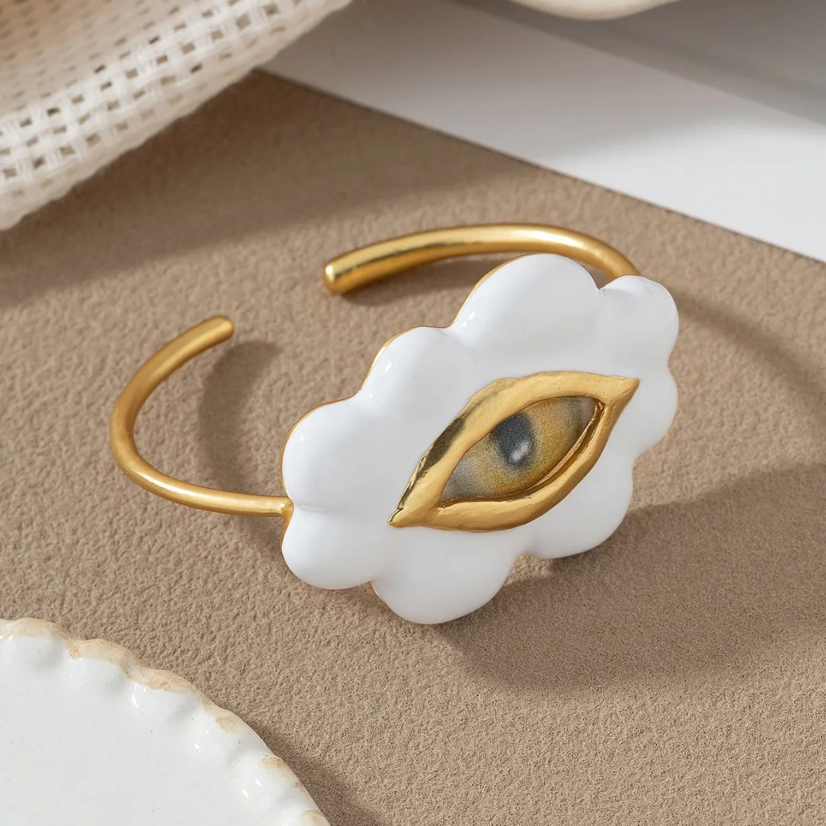 

New European and American Retro Copper Gold-plated Open Bracelet Women Fashion Light Luxury Jewelry Accessories