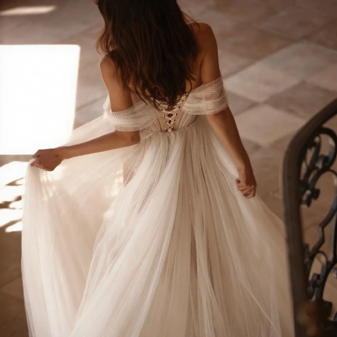 Customized soft chiffon Bohemian-style wedding dress, off-shoulder with buttons and slit, bride's formal wedding dress