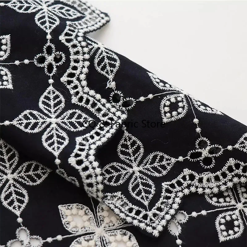 幾何学模様の花柄、黒色のコットン生地、刺繍用コットン生地。枕カバー、裁縫、手芸、diy、コスチューム製作に。