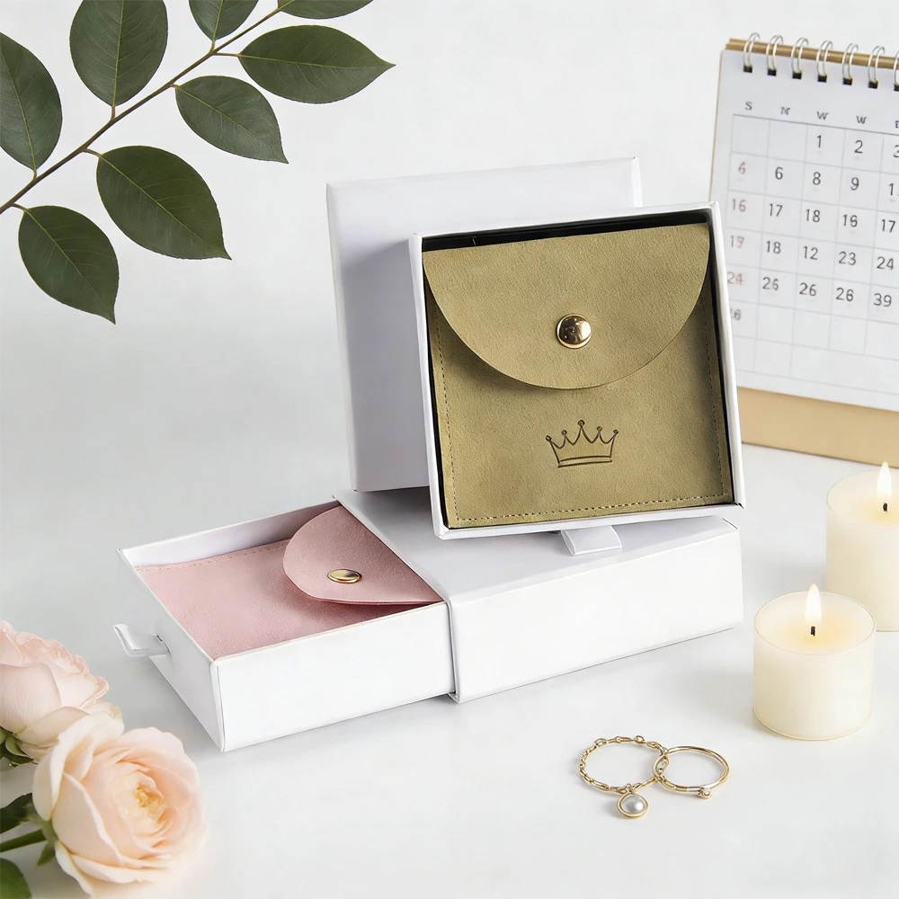 

50 шт. на заказ, 7x7 см, замшевые мешочки из микрофибры на кнопке, картонные подарочные коробки для бумажных ожерелий, жемчужных серег, выдвижные коробки