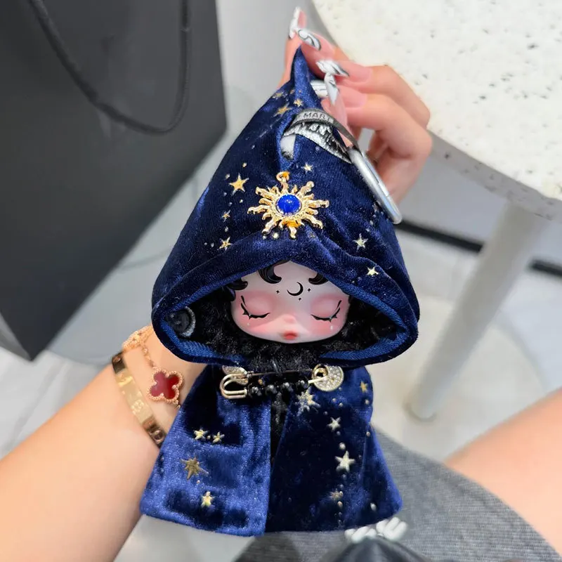 

Mystery Doll Cloak Outfit Set For SP Sleepless Theater Series Wednesday Vinyl Doll Velvet Starry Hooded Cape With Sun Gem Decor