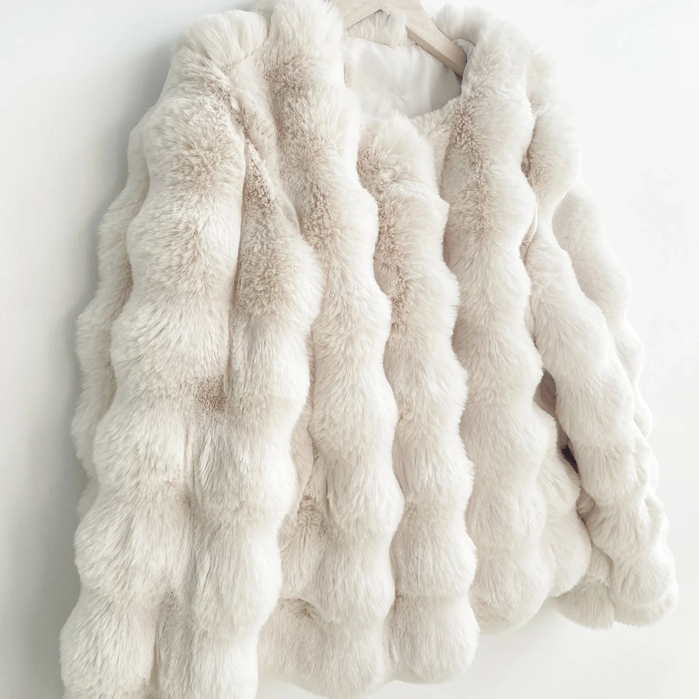 

Y2k Streetwear Jacket Work Elegant Outerwear Autumn Winter Women Furry Faux Fur Short Coats Jackets Round Neck Coat Thick Warm