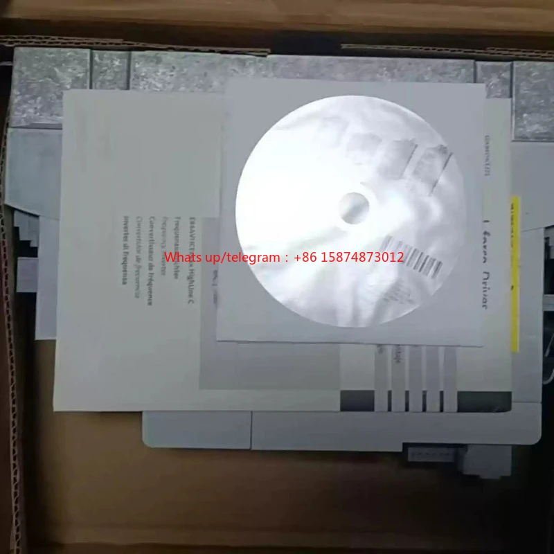 

Инвертор серии 8400 E84AVTCE3024SBS/E84AVTCE3024SXS 3.0 кВт без покрытия