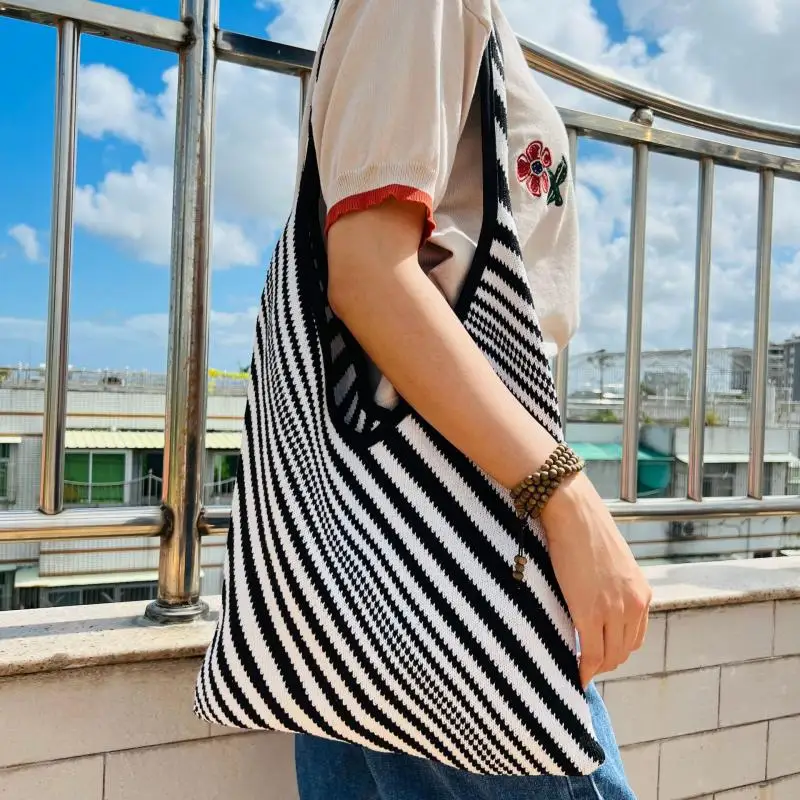 2024 New Striped Woven Shoulder Bags Korean Knit Handbags for Women Fashion Large Capacity Shopper Bag Ladies Underarm Tote Bag